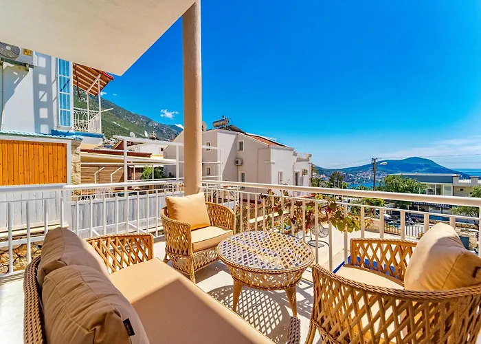 Stunning Modern Duplex Apartment In Central Kalkan