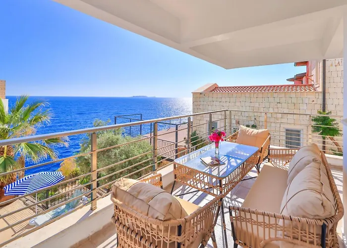 Panaroma Meis Suits