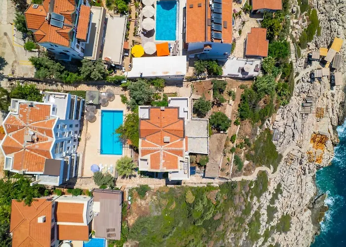 Panaroma Meis Suits
