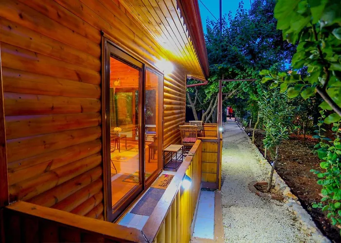 Garden bungalow